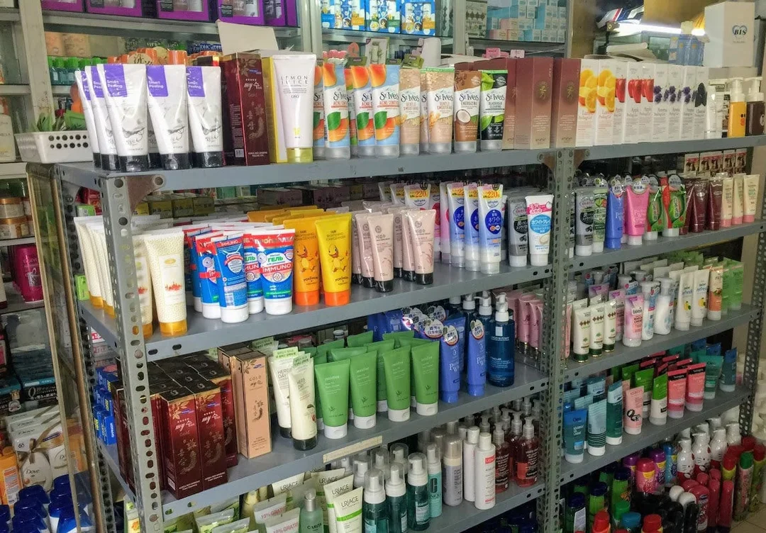 Kho hàng và sản phẩm phục vụ đối tác sỉ tại mỹ phẩm Alacarte
